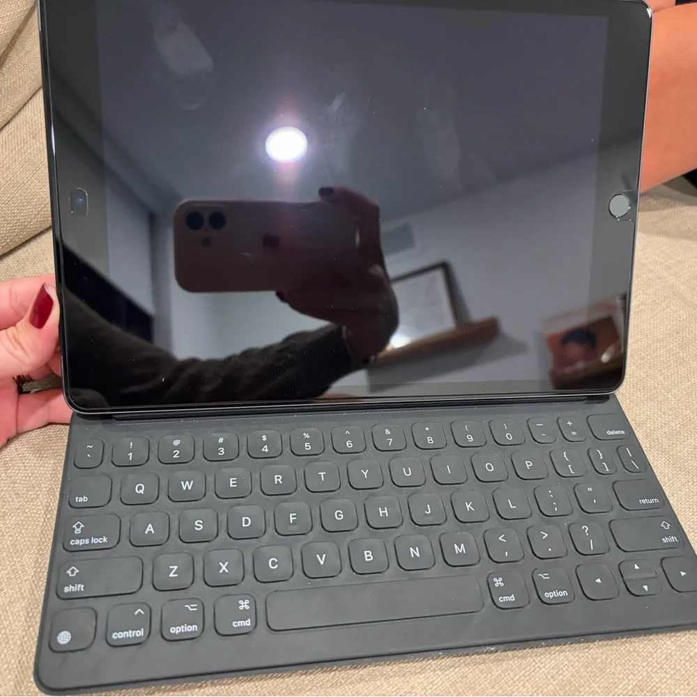 Apple Tablet - Sleek Gray Finish